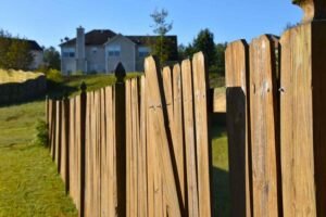 Read more about the article What You Need to Know About Fence Installation & Repair