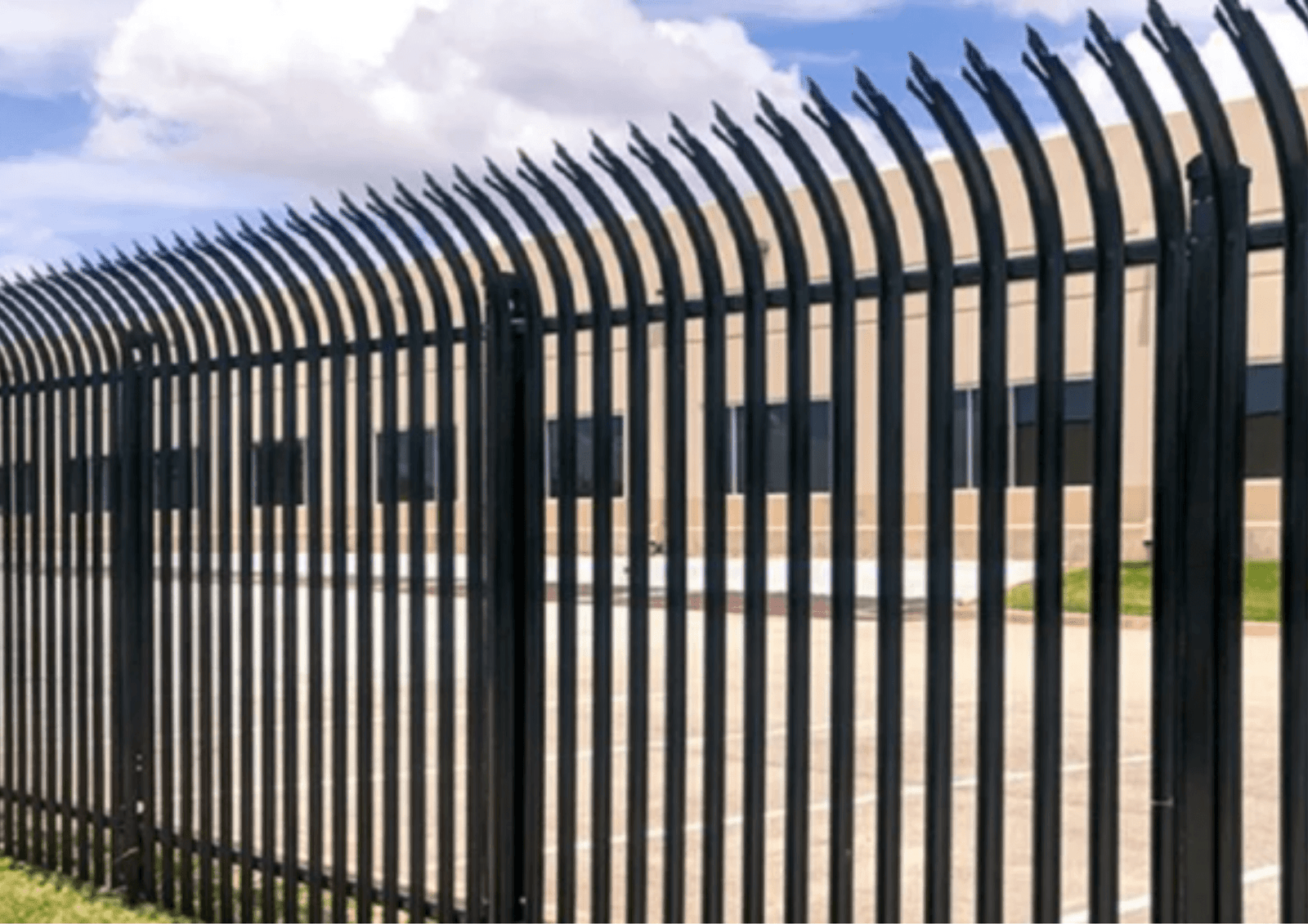 You are currently viewing Metal Garden Fence Buffalo NY: What are the advantages and disadvantages of a metal fence?