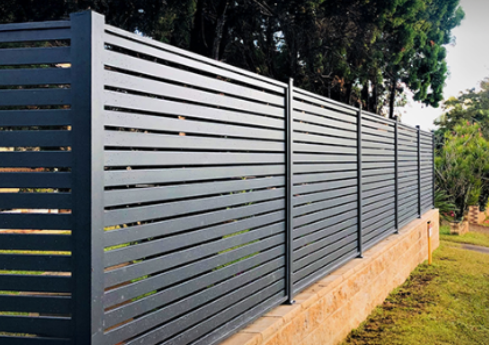 You are currently viewing Aluminum Fence Installation Guide: DIY or Professional?